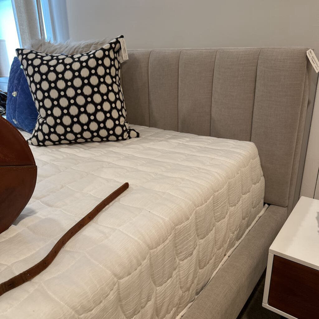 Hartley Bed