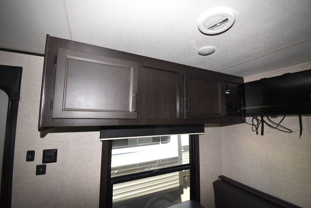 2022 264 BH Camper