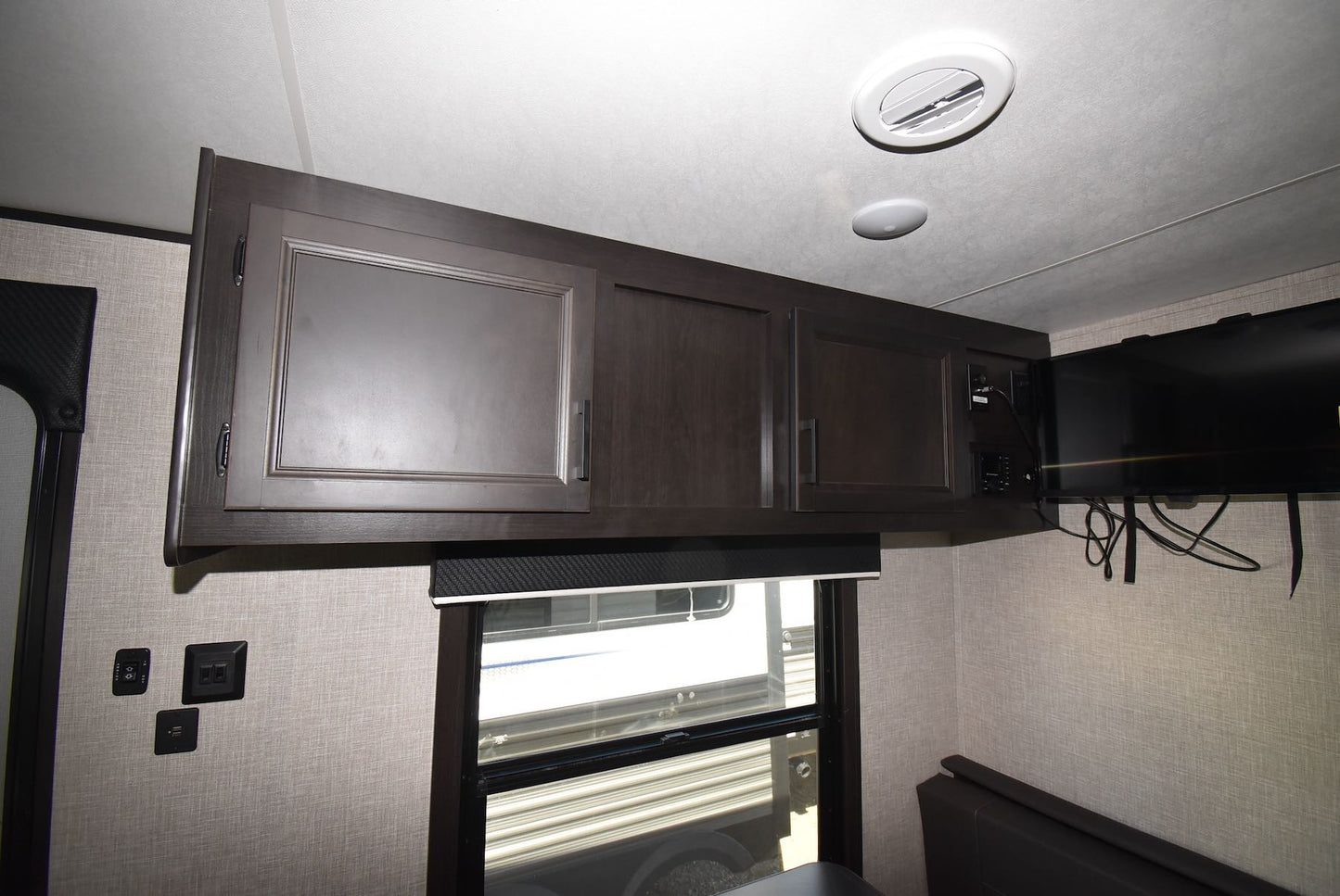 Like New 2022 264 BH Travel Trailer