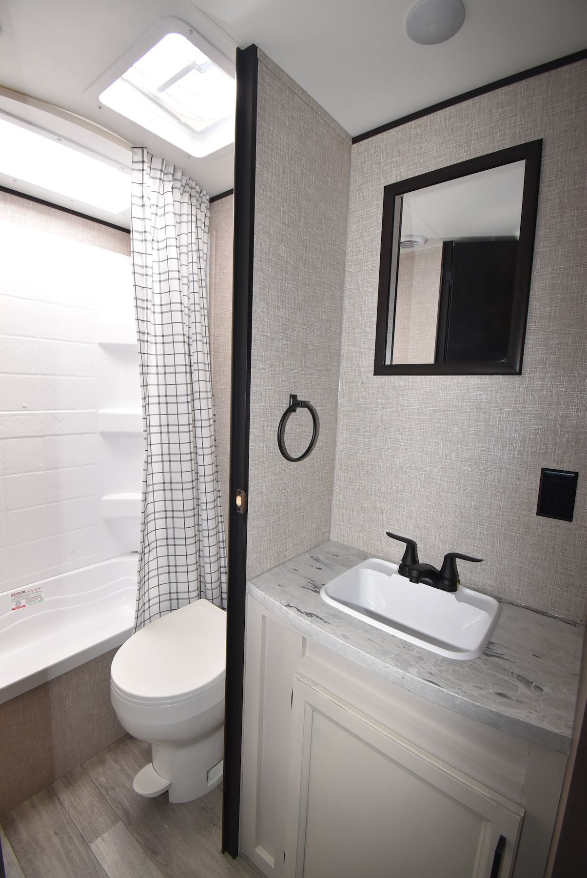 Like New 2022 264 BH Travel Trailer