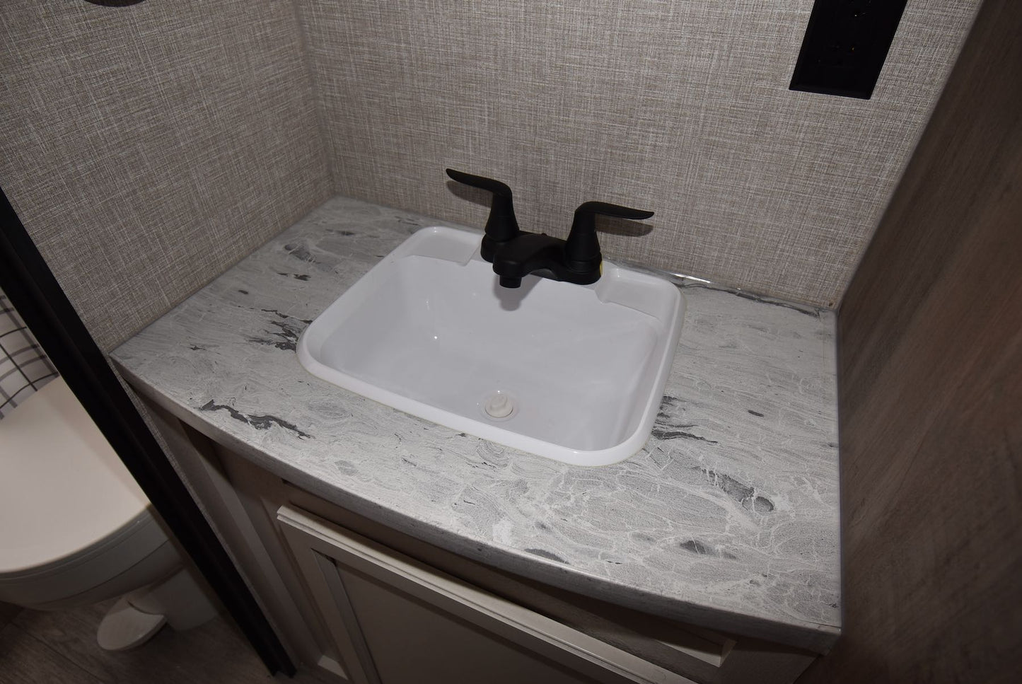 Like New 2022 264 BH Travel Trailer