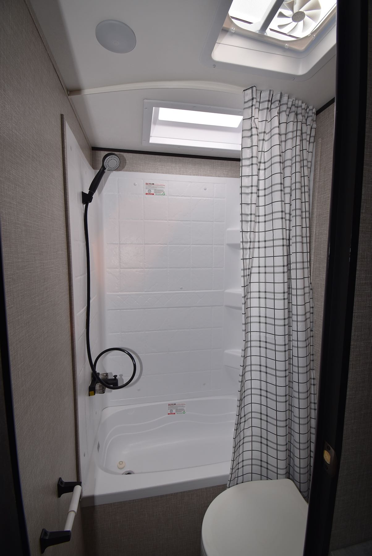 Like New 2022 264 BH Travel Trailer