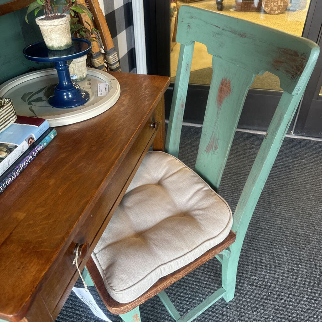 Desk W Hutch & Chair