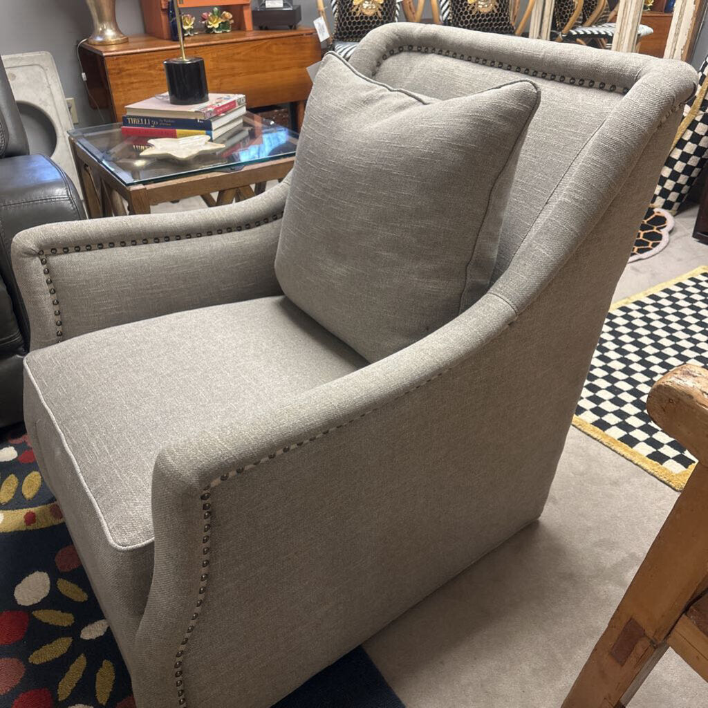 Upholsterd Swivel Chair