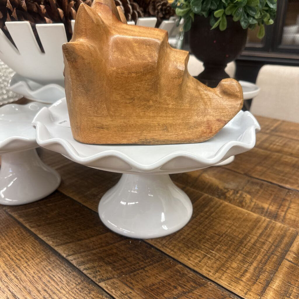 White Scalloped Cake Stand