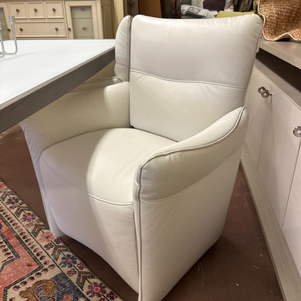 Mama Leather Chairs