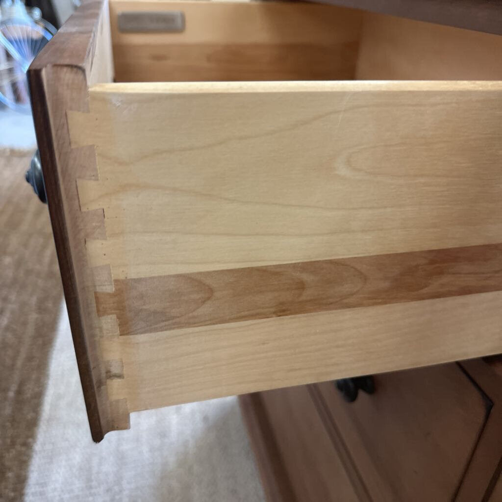 6-Drawer Dresser