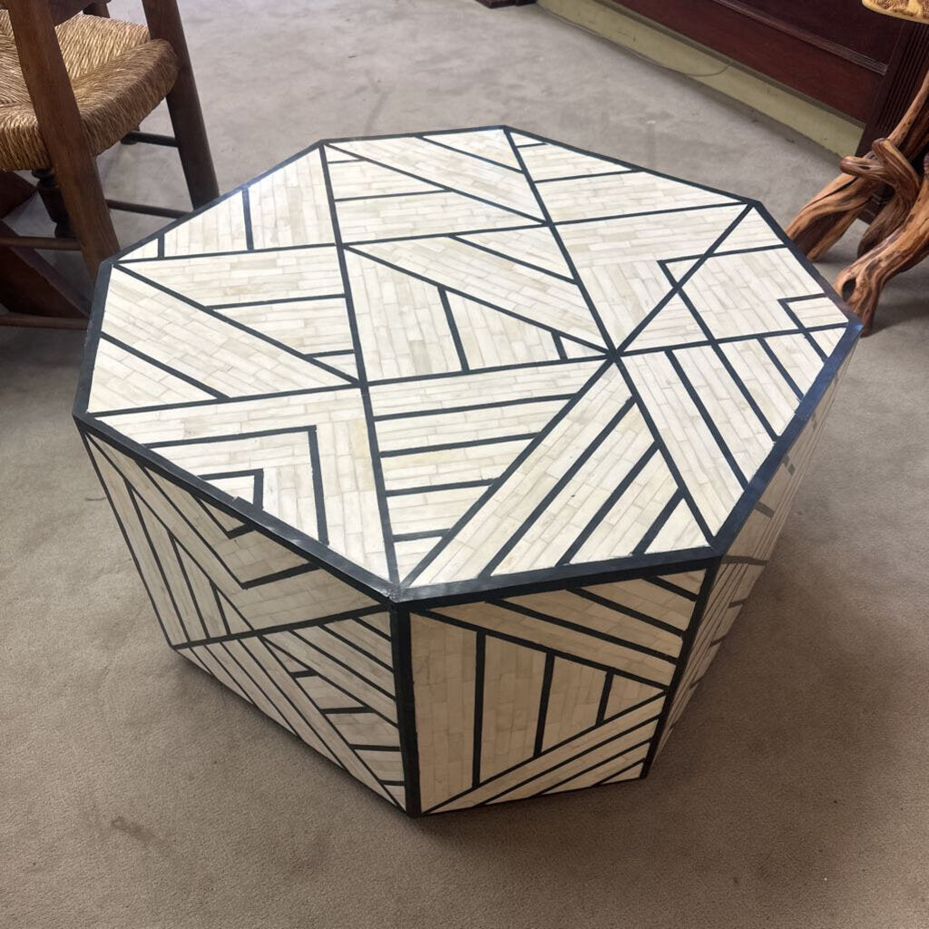 Capizo Octagon Table