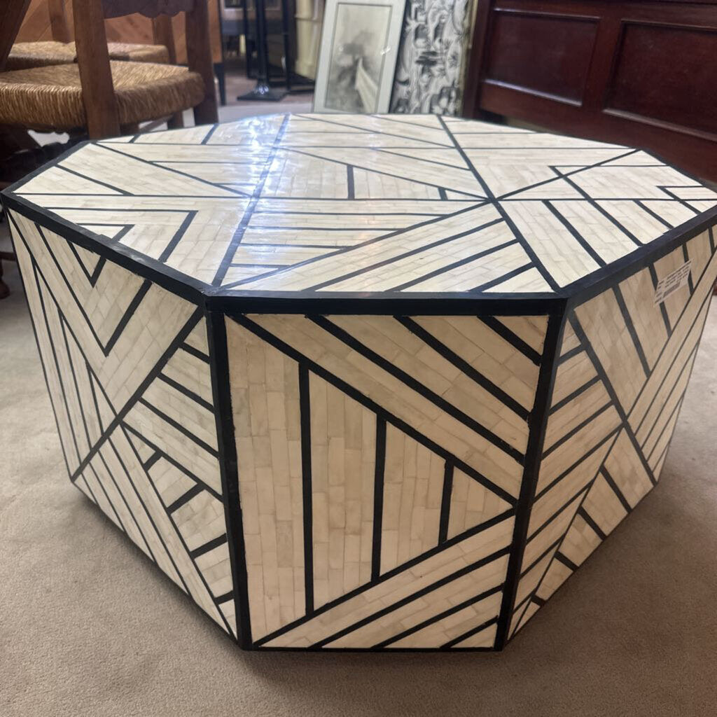 Capizo Octagon Table